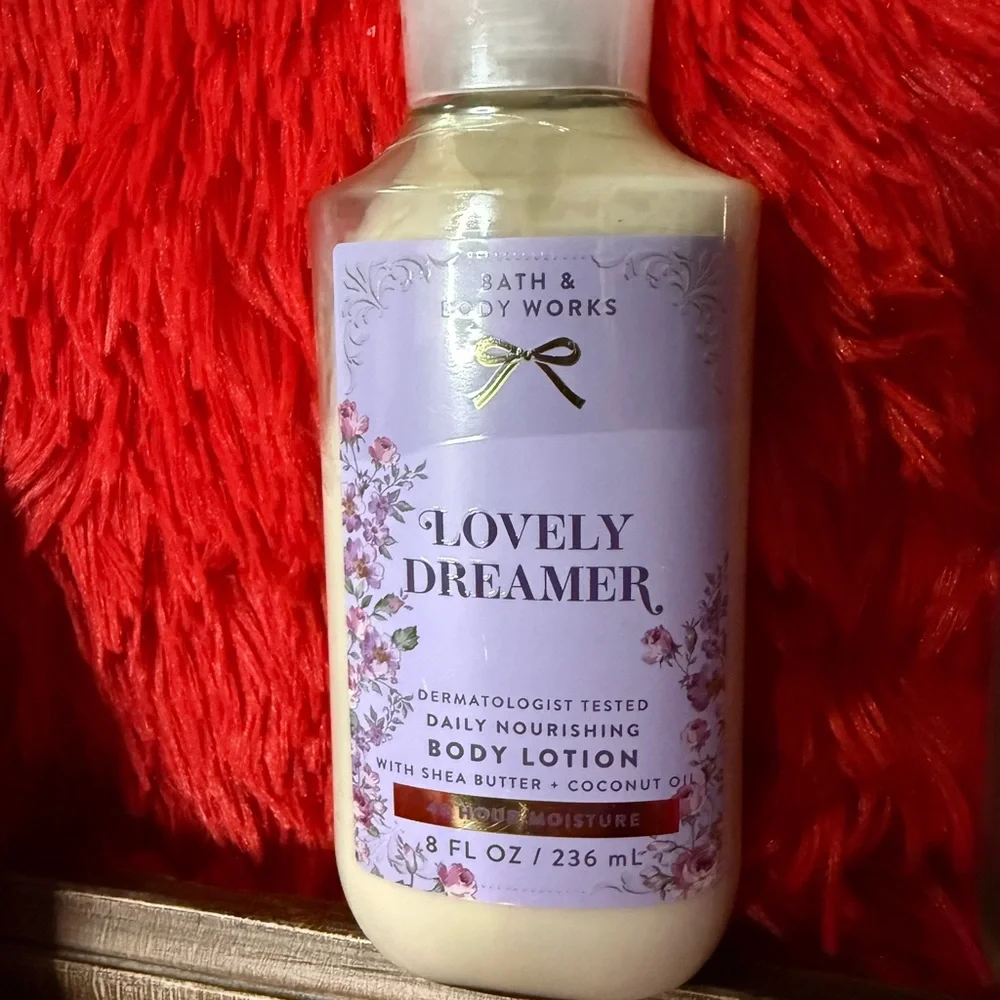 Bath & Body Works Lovely Dreamer Body Wash Set - Purple and White